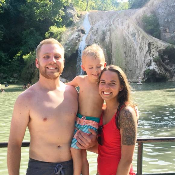 Meet your Posher, Cassandra - Picture 1 of 1